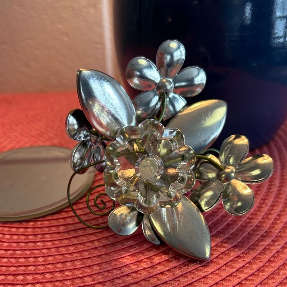 🌸Floral🌸Crystal with Pink and Green Accents Includes‎ Mirror Plate